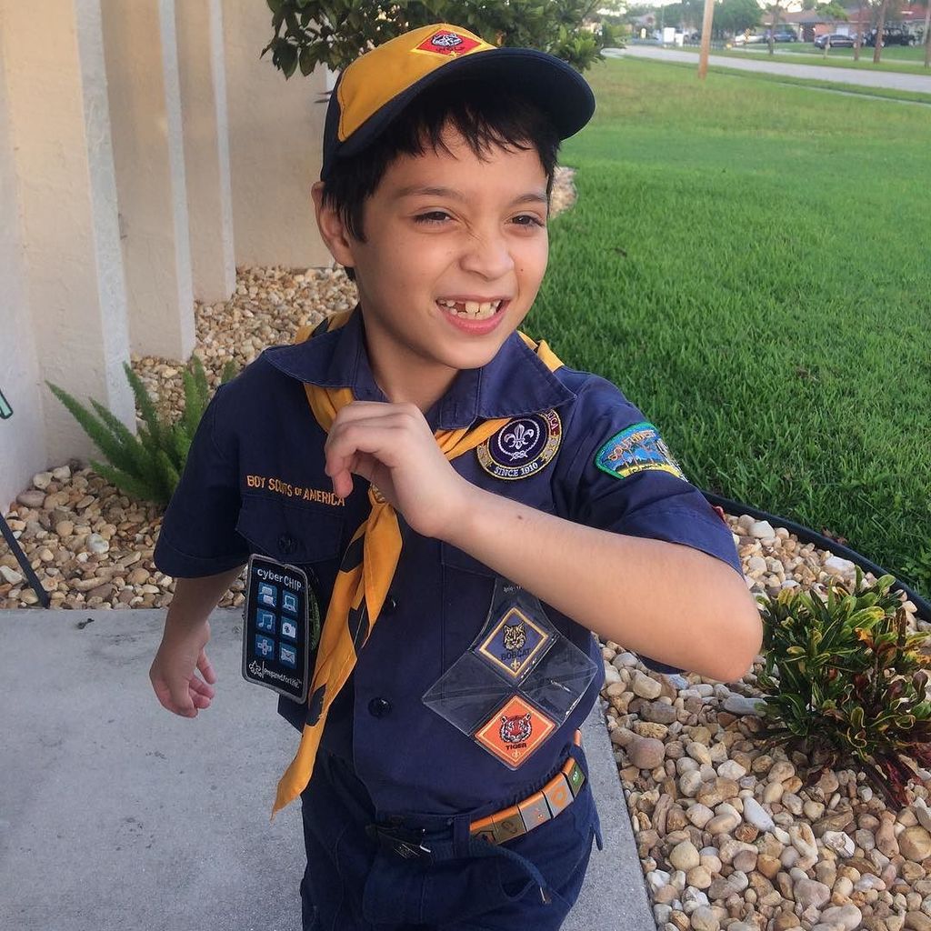 NaturalmentMama's tweet image. ¡Me parece que vi un lindo Lobito! #Pack4 #CubScouts #CubScoutMom #swfl ift.tt/2kIhfK3