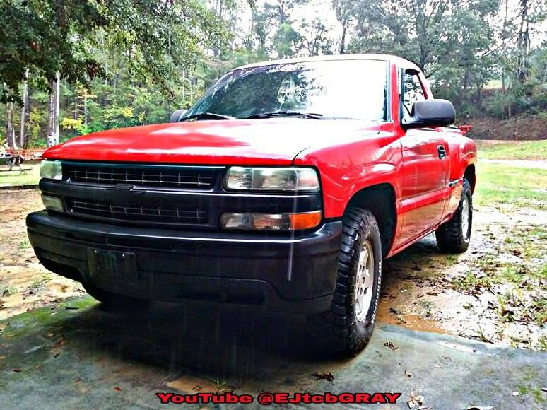 EJtcbGRAY's tweet photo. My baby, sitting in the rain! #Chevy #Silverado #Stepside #ChevyLife #TruckLife #FullSizeChevy #YouTube #Photography https://t.co/n5QOTLPHqR