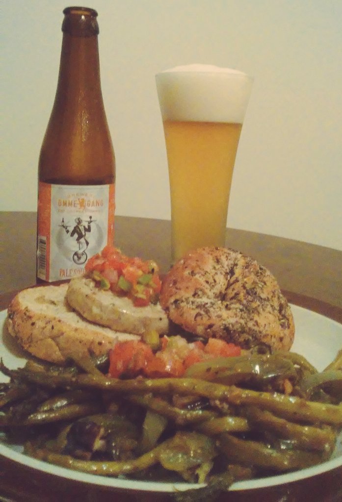 LVCicerone's tweet photo. tuna 'burger' w/ fresh salsa on bagel w/ side of oiled asparagus, bell pepper, jalapeno, texas pecans &amp; garlic paired w/ Ommegang Pale Sour. https://t.co/78qUI0DR5I