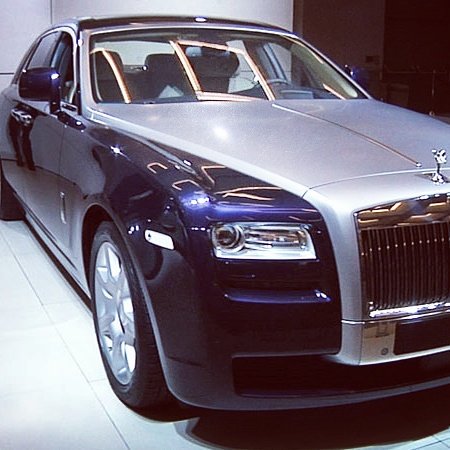 #شعب_الحرمين_ضد_قياده_المراه_8

الحين اتركوكم من ضد ومعا،الموهم كيف لون هذي السيارة حلو ولا لا ، ومو عارفه كم سعرها بس باين ارخص من اليارس