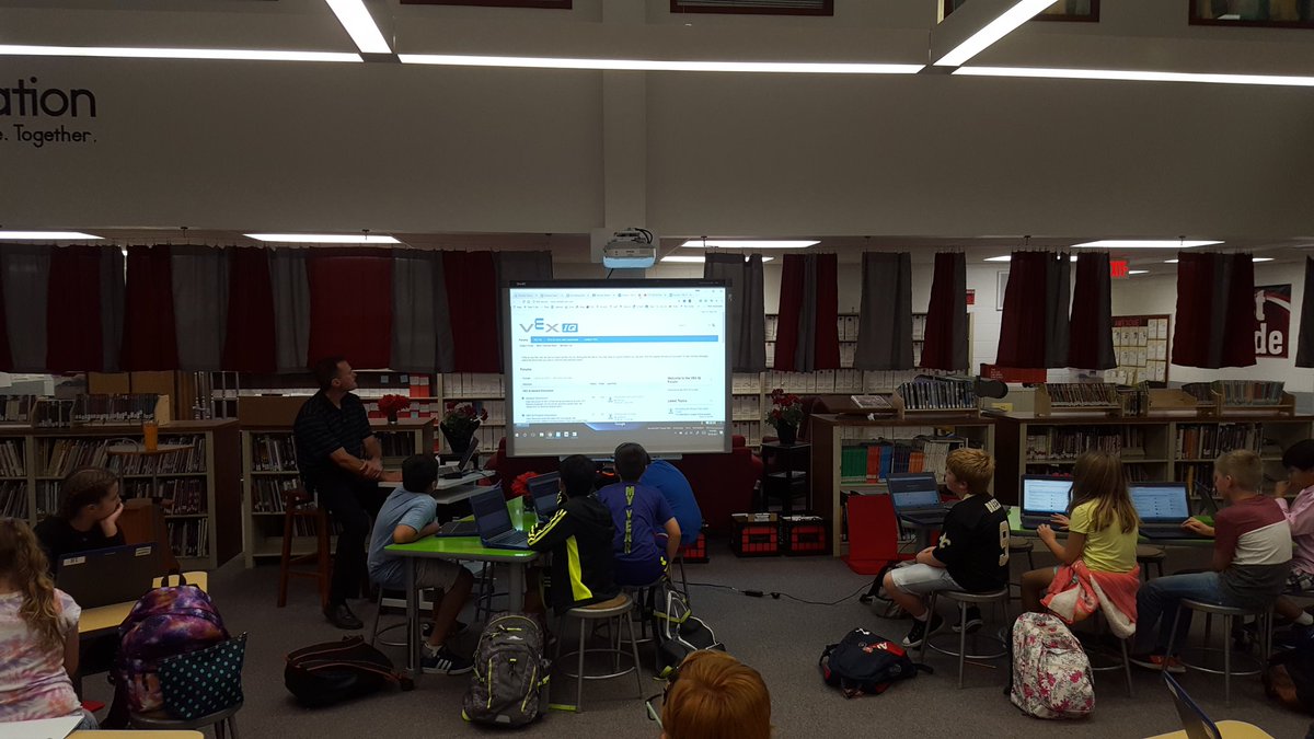 RobMaldonado5's tweet photo. McCarty Robotics club 1st ever club mtg. We're about to make history! #STEM  #Futureready204 @ipsd204 @IPEA204 @mustangpride204 @we_are_5o https://t.co/NAGXEFbOU7