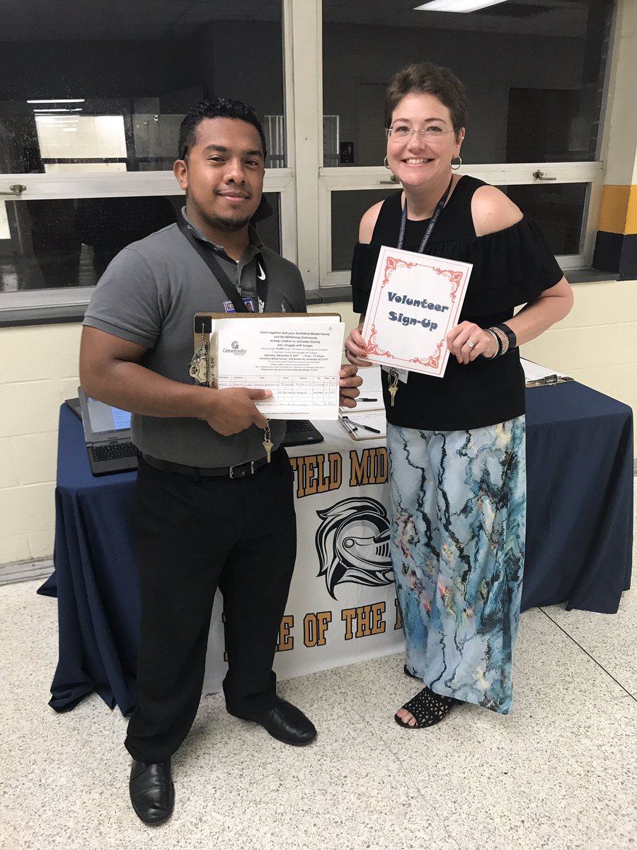 LaShundaFaison's tweet photo. Family Digital Night @SmMSKnights was a success! #KnightPride #DigitalKnight #Innovation #Relationships #JoCo2020 https://t.co/Z9HtIbY3CZ