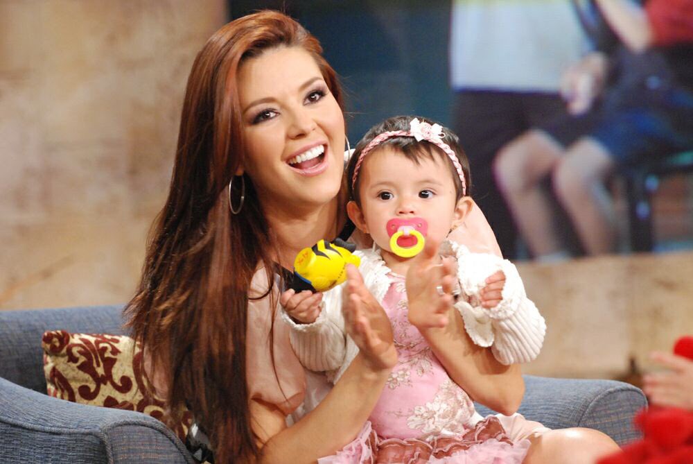 machadooficial's tweet photo. Hola mis amores! Quería dejarles saber que me encuentro en recuperación de la tercera y espero última cirugía de mamas que me practicaron https://t.co/1WxHBYOKYF