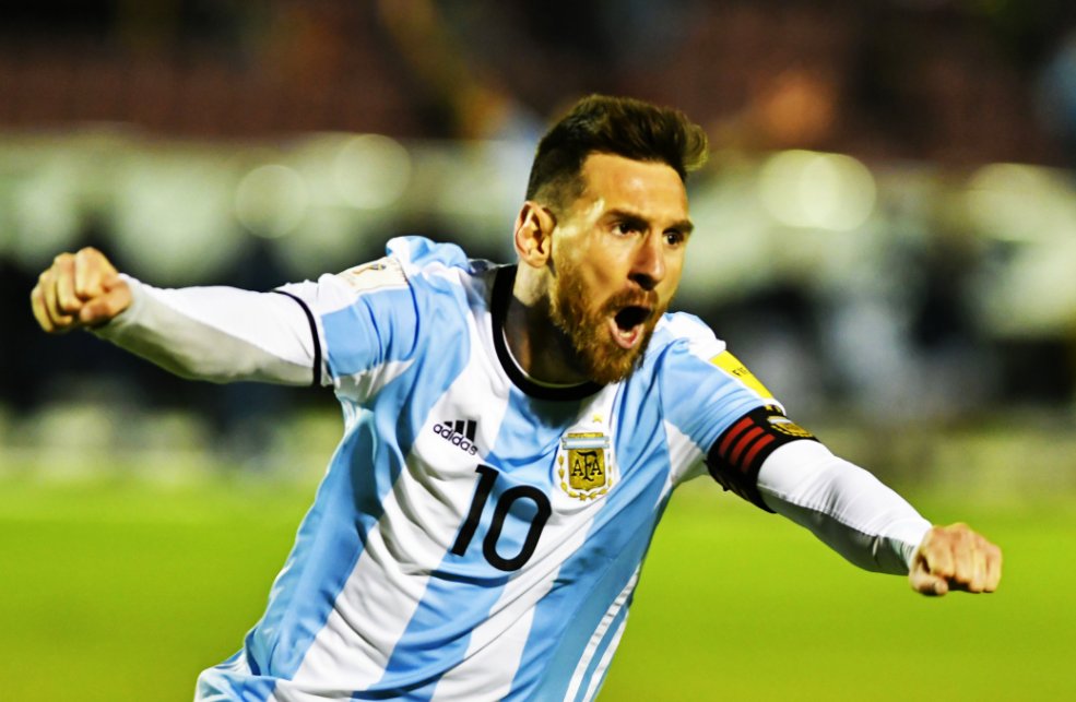 InvictosSomos's tweet photo. Minuto 68. Ecuador 1-3 Argentina.

✓ GOL DE MESSI.
✓ GOL DE MESSI.
✓ GOL DE MESSI. 

HAT-TRICK.

Siempre escondidito el 'pecho frío'... https://t.co/QDs6D4lUNJ