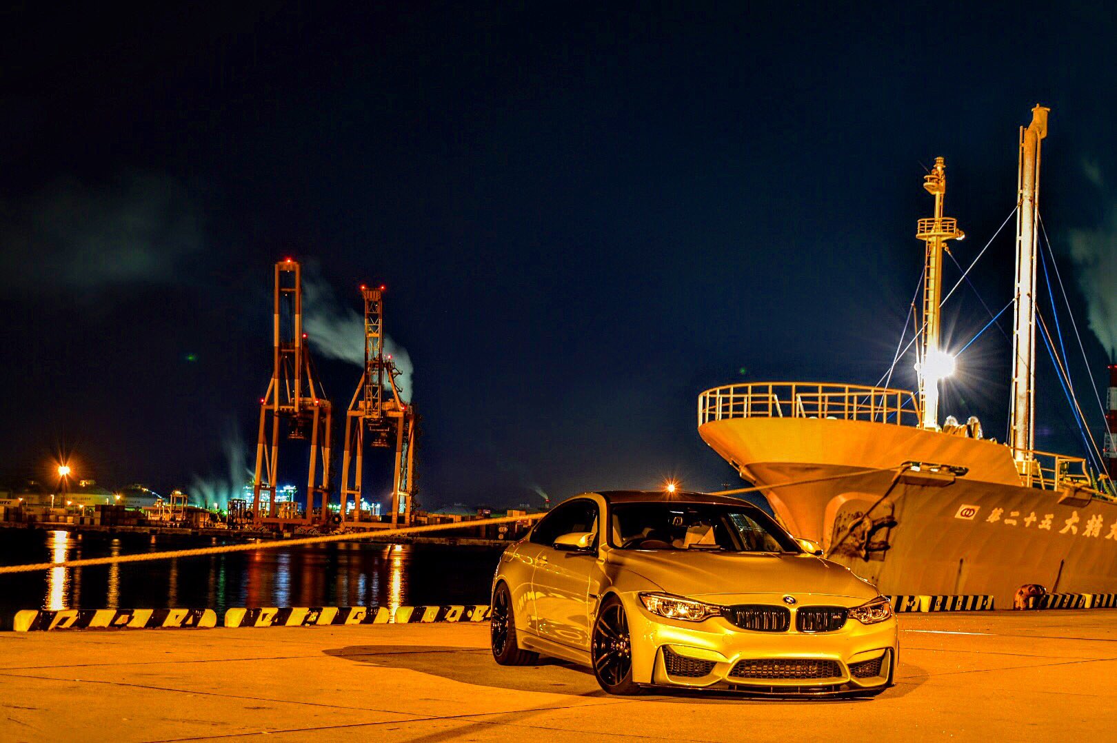 とるてぃーやd5600 Bmw M4 車 一眼レフ Nikon D5600 工場夜景 三重 車を撮るのって構図が難しすぎてこれから頑張ろうって燃えてきました T Co Nw7fpb03qa Twitter