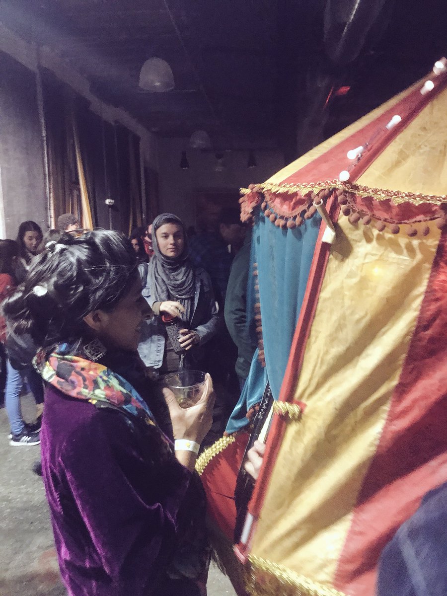 treefortfest's tweet photo. A private showing at #LinenBuilding for @1beatmusic 💙 https://t.co/hOYGdp35Tp