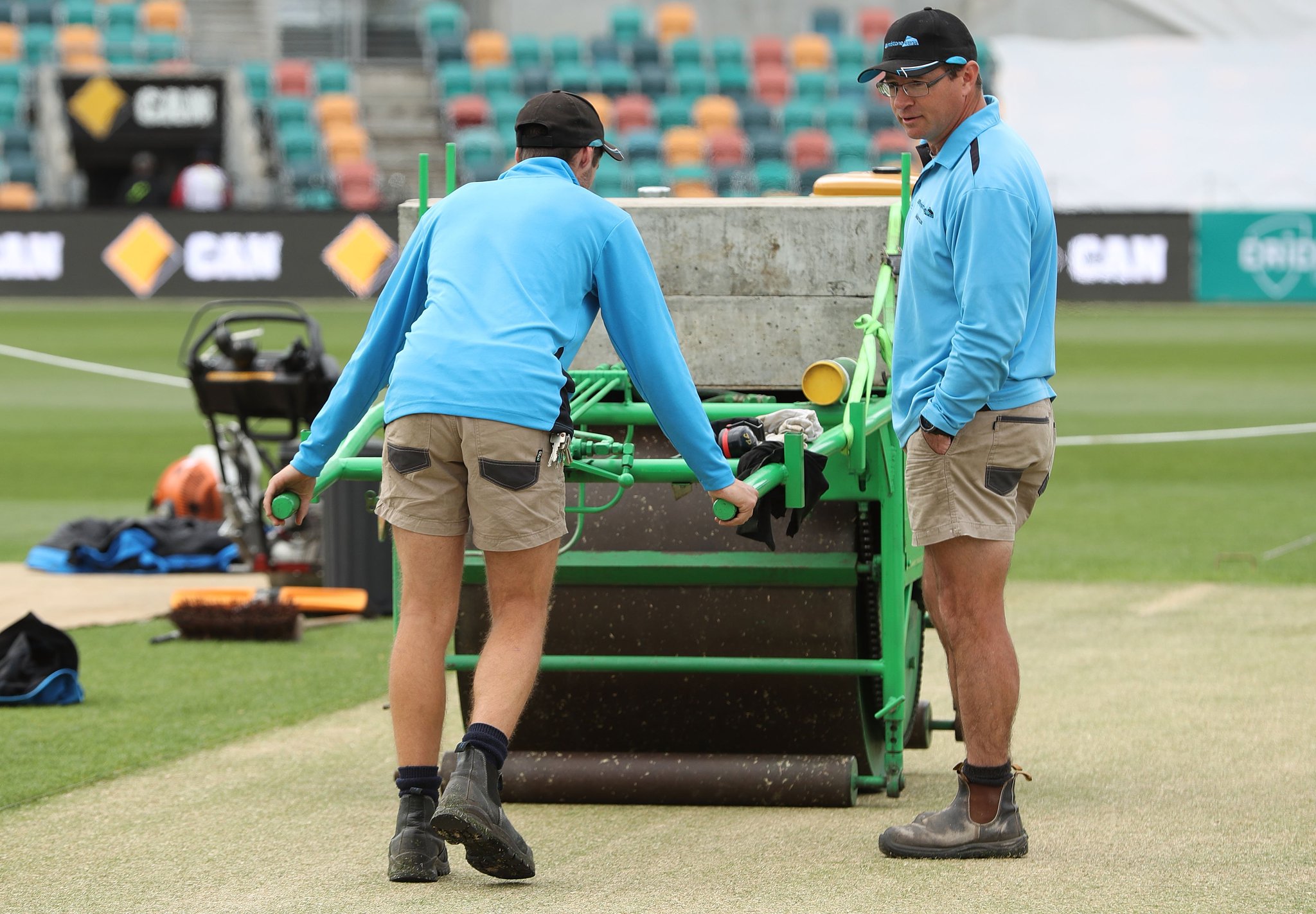 blundstones with shorts