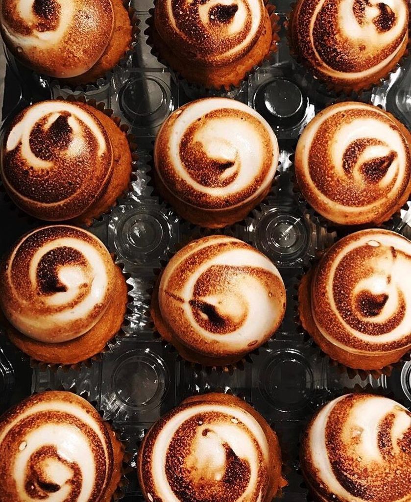whimsicalbakery's tweet photo. Pegasus Pumpkin Pie 🍁🍂
Pumpkin cupcakes w: toasted marshmallow 🎃
.
.
.
.
.
.
.
.
.
.
.
.
.
.
#getmessie #bestofveg… https://t.co/jFicu4wJbj https://t.co/0dyqXYpahj