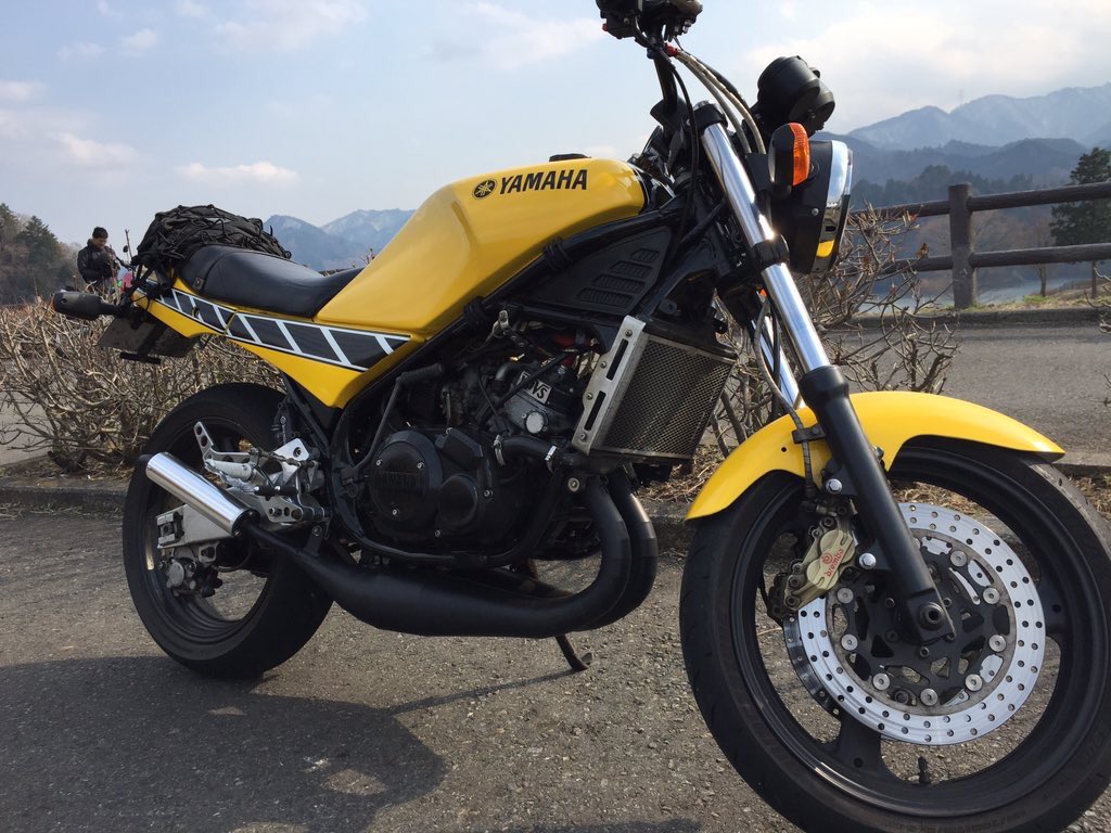 rzr_import's tweet photo. RZ250R 51Lオーナーさんの@yamaguchi2290 です

フロントがXJRリアがFZRでしかもブレンボのキャリパーにメッシュのホース素晴らしいカスタムです

#RZRの溜まり場 
#メンバー紹介
#51L
#YAMAHAが美しい https://t.co/MDJTh1v9yd