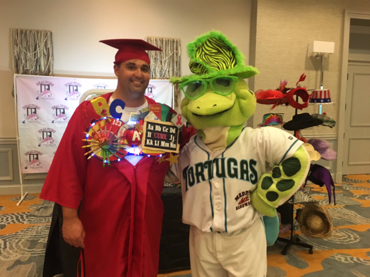 Shelldontortuga's tweet photo. Schools in Session! #Shelltastic #ShellYeah #TugaNation #RealtorsSold4TheCause https://t.co/aiNQ7tTwOf