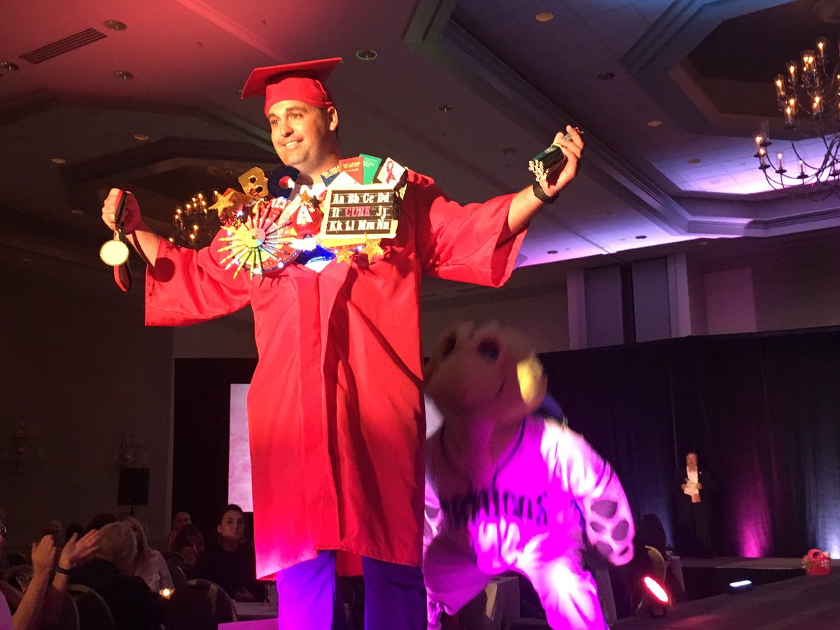 Shelldontortuga's tweet photo. Schools in Session! #Shelltastic #ShellYeah #TugaNation #RealtorsSold4TheCause https://t.co/aiNQ7tTwOf