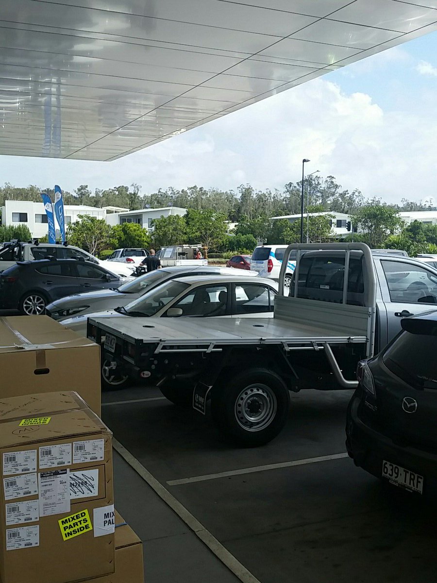 ManagerParts's tweet image. Car park full today. Servicing.. big day.. #SpareParts
