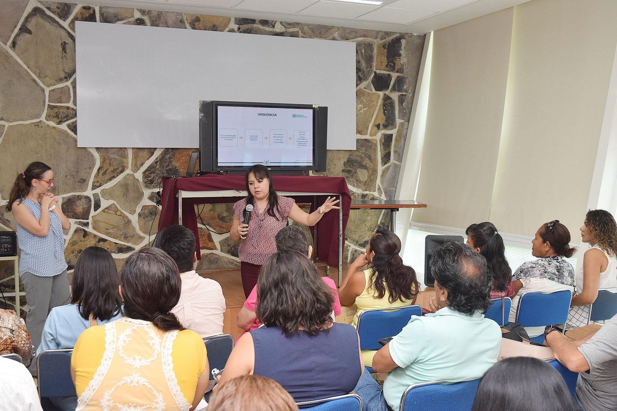 AcapulcoGob's tweet photo. Arranca gobierno municipal jornada “Por la Igualdad y el Sufragio Femenino en México”. Los sistemas municipales que impulsan la equidad de género y la erradicación de la violencia contra la mujer, buscan la participación de mujeres y  hombres durante las actividades. https://t.co/PrvnQvRIod
