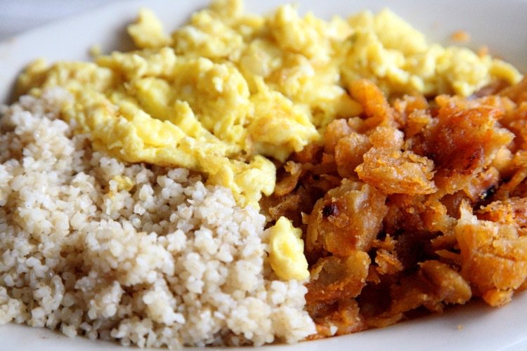 FoodInEthiopia1's tweet photo. Kinche, scrambled eggs and chechebsa. #food #foodie #kinche #eggs #ScrambledEggs #chechebsa #EthiopianFood #Ethiopian #Ethiopia https://t.co/kcxeSaGEzl