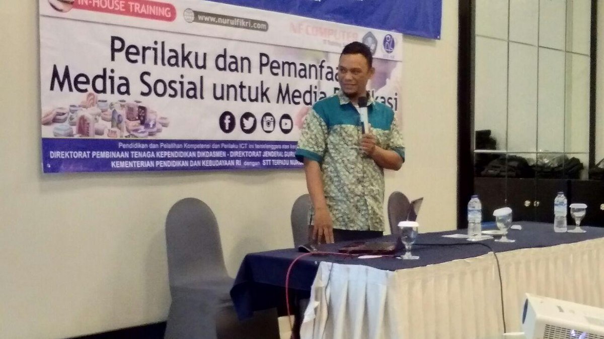 nasrulNFC's tweet photo. Hari 3 Diklat ICT Medsos #diklatict #kemendikbud #nfcomputer https://t.co/q94NJSLHqx