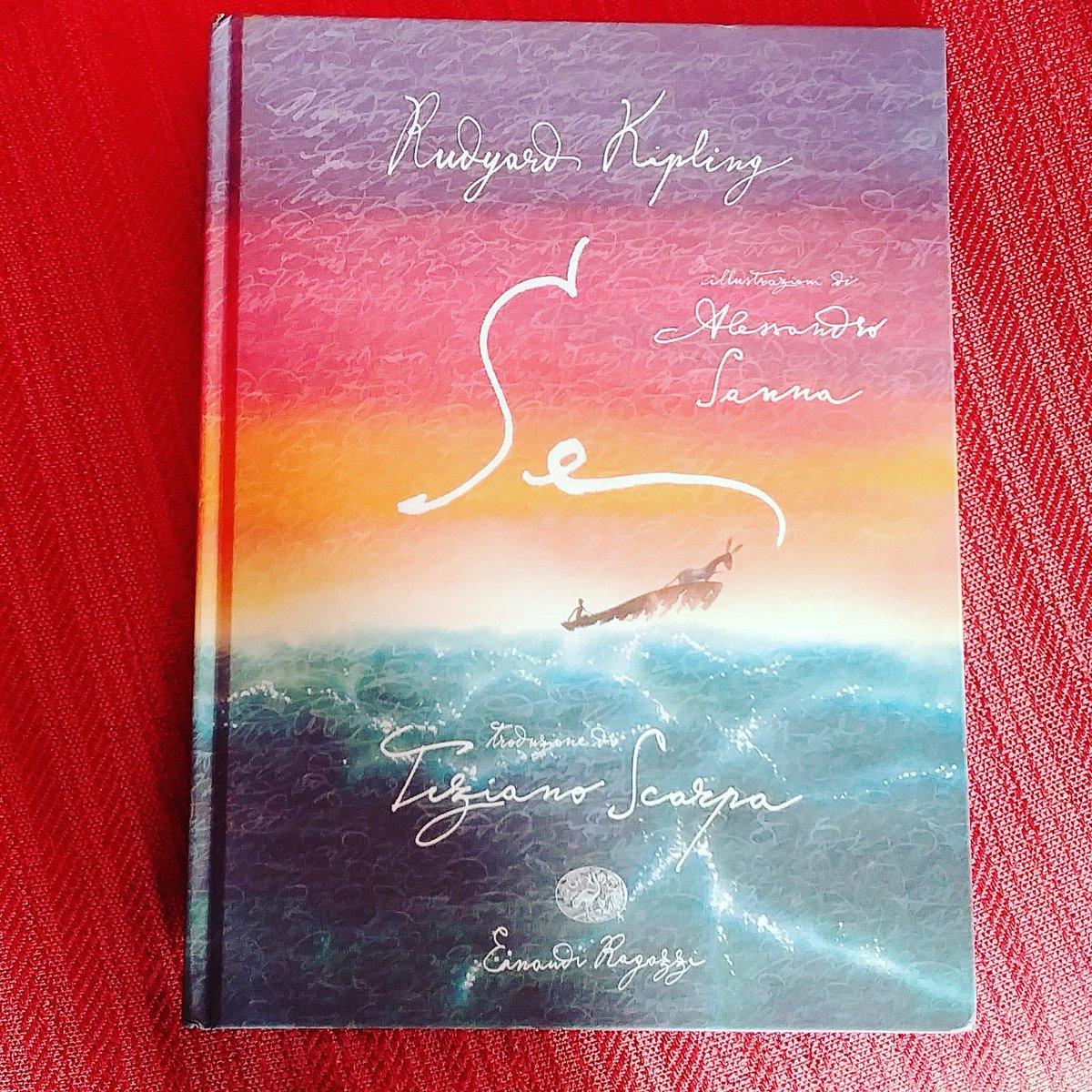 LauraOgna's tweet image. Un magnifico albo, poetico ad ogni tavola a doppia pagina
Un dono prezioso. #einaudiragazzi