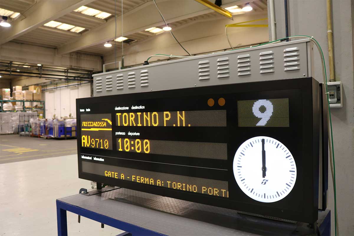 fidasrl's tweet photo. The LED Board Flux FBS Full-Outdoor with LED - SMD! #ledboard #outdoor #passengerinformation #ralway #digitalsignage #displays #led #ledsmd https://t.co/rw5rJW4wdx