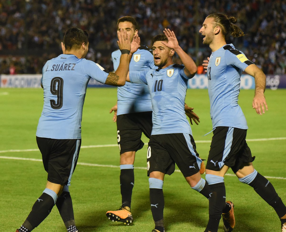 Uruguay's tweet photo. #URUBOL | [IMÁGENES] Galería de fotos del triunfo de @Uruguay 4 a 2 ante Bolivia en el Centenario: https://t.co/0SHb0nl4lq
#VamosQueVamos https://t.co/ut97JnjX2Z
