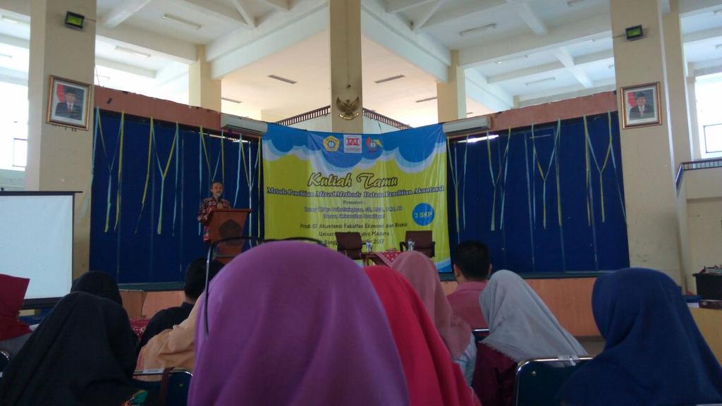himajoyo_utm's tweet photo. Simak, dan terapkan, semoga bermanfaat. Semangat skripsi, semoga lulus dan wisuda bareng september 2018 #Akuntansi2014 #UTM https://t.co/BHStPcl9ki