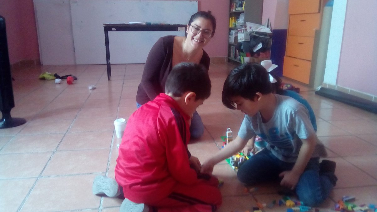 PsicElihu's tweet photo. #pespecialdv17b cuando los peques quieren seguir en clase n.n https://t.co/1U5zCpsW9d