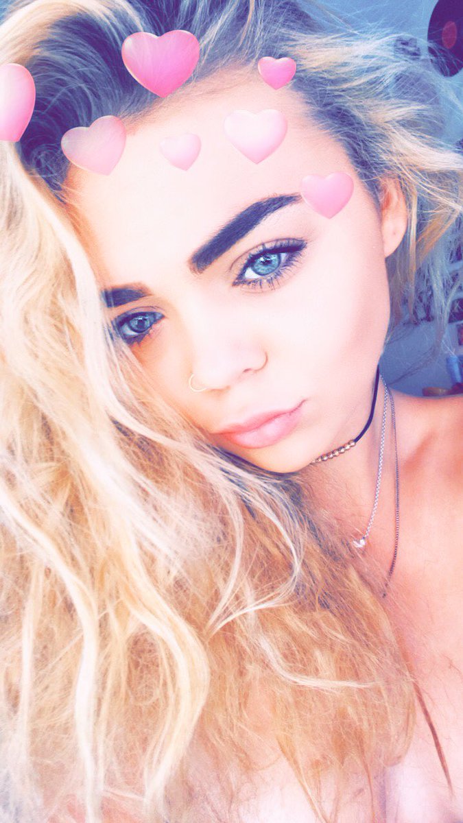 EdgertonEmily's tweet photo. Yessuhhhh #foshohomo #LGBTPROUD 🥀 https://t.co/6rS7Q0Zh8h
