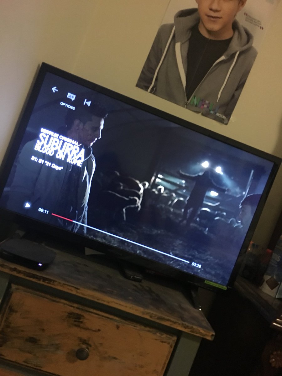 msrosiexx's tweet photo. Iโm definitely NOT watching #SuburraLaSerie again after having JUST finished it...nope. Definitely not... ๐๐ #SuburraNetflix #AddictedAF https://t.co/kx2XSAB8Y8