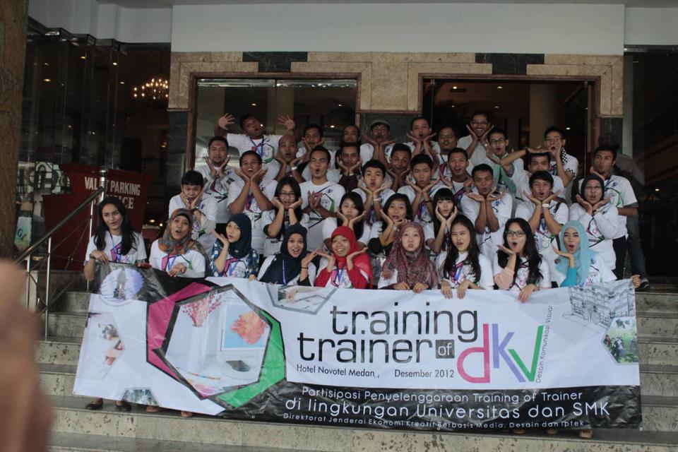 RuFI hadiri undangan Kementerian Pariwisata dan Ekonomi Kreatif: TOT Desain Komunikasi… rufiindonesia.wordpress.com/2012/12/20/ruf…