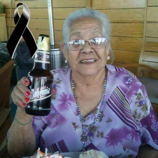 FancySecretos's tweet photo. Para las que no saben sobre la triste situación de @_EsmeeRamirez y familia. 
Su abuelita falleció.
Mucha fuerza a la fam Ramírez💓 https://t.co/8bq4HnKk0Y