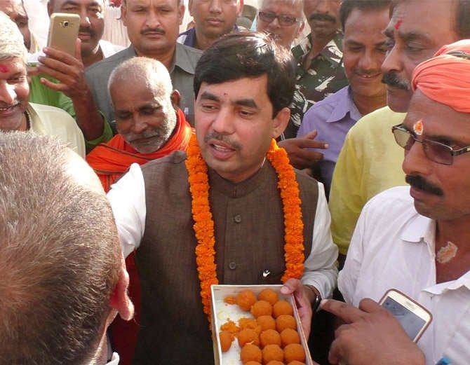 upbhaskar's tweet image. रोह‍िंग्या मुसलमानों को अपने देश में रहना चाह‍िए, भारत कोई धर्मशाला नहीं: शाहनवाज हुसैन bhaskar.com/news/UP-VAR-bj… #RohingyaMuslims #Rohingya