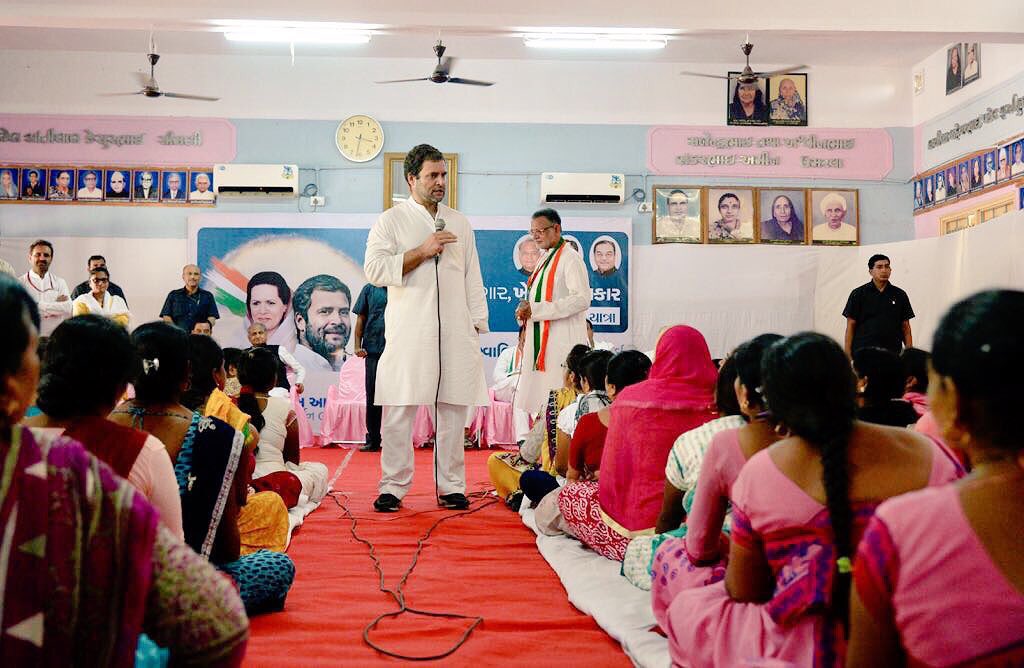 INCMumbai's tweet photo. Congress VP Rahul Gandhi's Navsarjan Yatra continues to receive a thunderous response from people of Gujarat. It's clear #Congress_Aave_Che https://t.co/ShBiIUkhUy