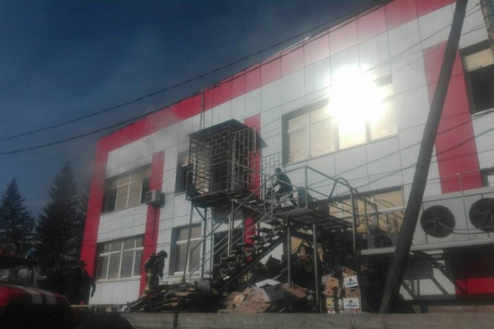 Пожары 22. Отряд гпс ангарск. Пожарные в осе. Пожарные в осе. Оса автомобиль пожарный.