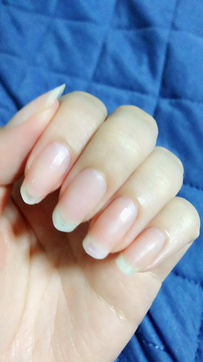 キラ 仕事終わったらハンドモデルとしネイル練習に行ってきますe ﾉﾟdﾟ ﾉ なんで今 自爪w 折りそうで不安 W ハンドモデル ネイルモデル ネイル Nail 手 Hand 爪 自爪 ネイルオフ