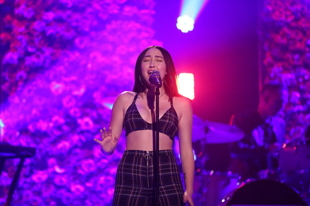 noahcyrus's tweet photo. its such an honor to perform on this stage! thank you to the whole @fallontonight fam for having us &amp; everyone for all the love for 'again’! https://t.co/dTjYhEWnKo