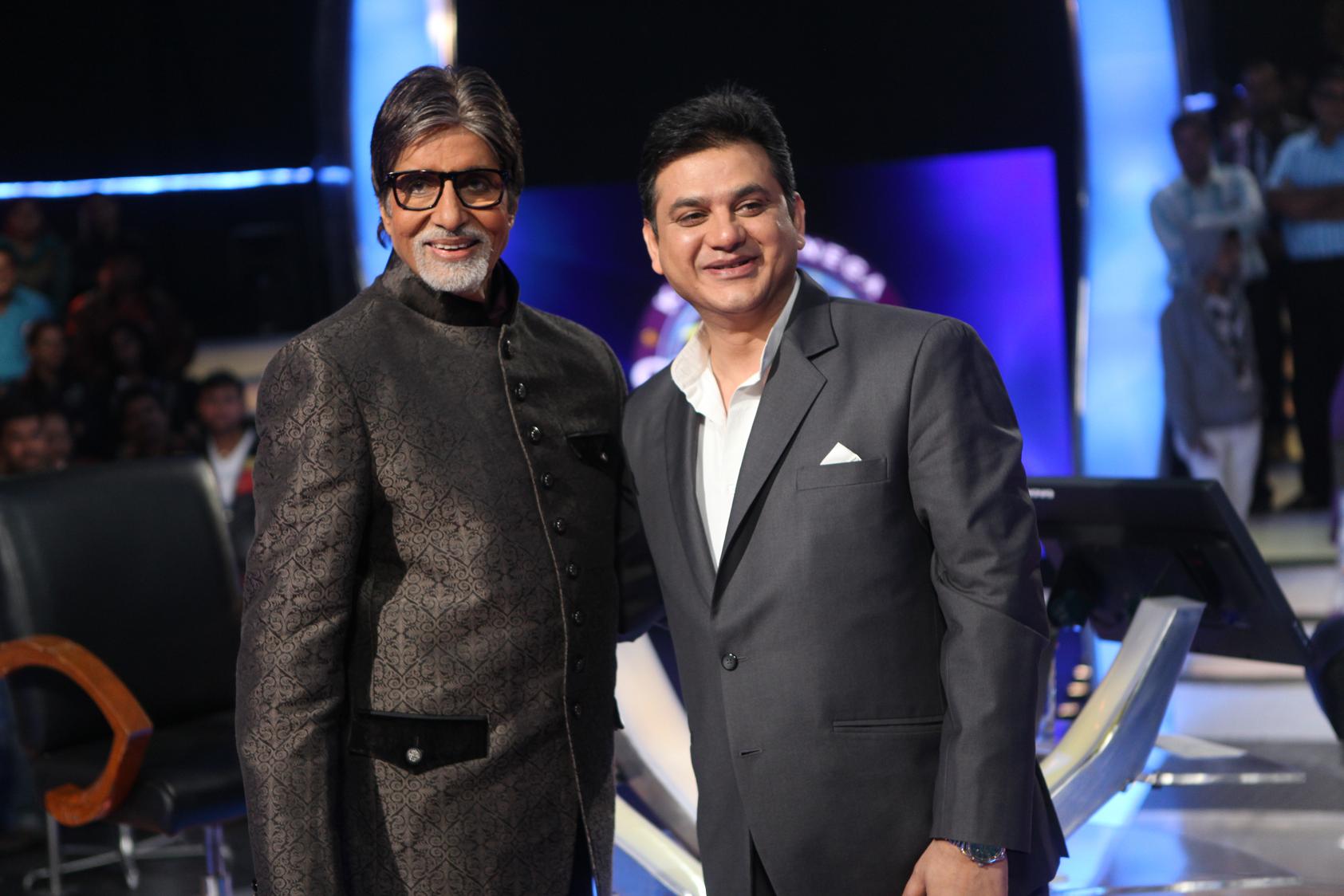 To Amitabh Bachchan Ji :
Dear Sir, wishing you a very Happy Birthday! 