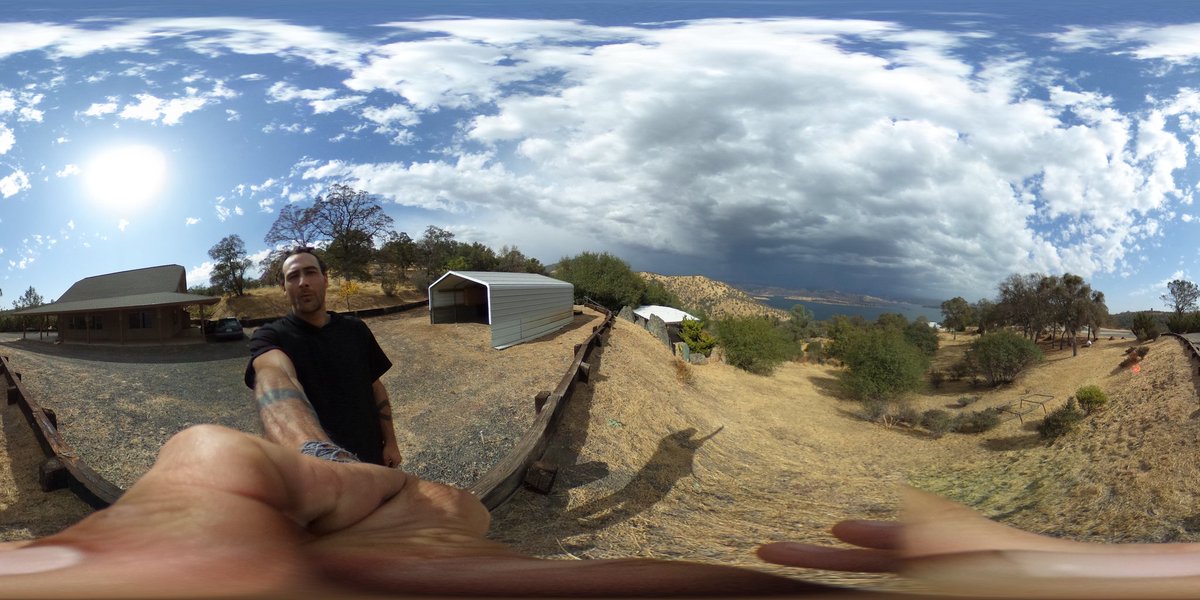 FOESAD5150's tweet photo. #calmbeforethestorm #dualsky #clouds #sunny #stormy #day 360 #panorama #VR #virtualreality #theta #lifein360 #sikystatus #DetritusProd #1620 https://t.co/zBKuoky0i1