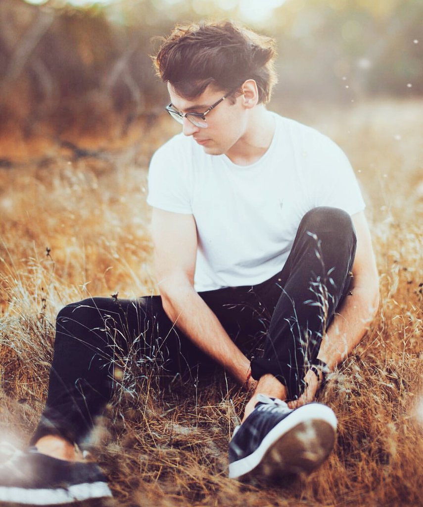 NotMyLxver's tweet photo. ✵    ⋆ 　. 　  　 ˚  　

And Mother aʟաaʏs told me

Be careful of who you ʟօʋɛ  ．
     ✦ 　　　 　 
 ✫  　 ✦      ✺ 　 · ·  　 ˚    . https://t.co/jra4jJMApA
