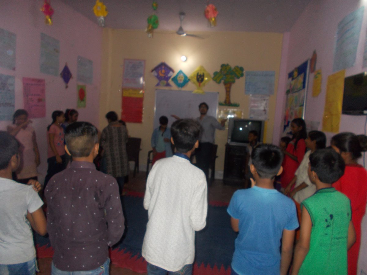 baligatrust83's tweet photo. Youth of Young Health Program being trained by Ms Elena and Mr Jose. Great initiative by @TMTTIndia https://t.co/JzaSulSBHs