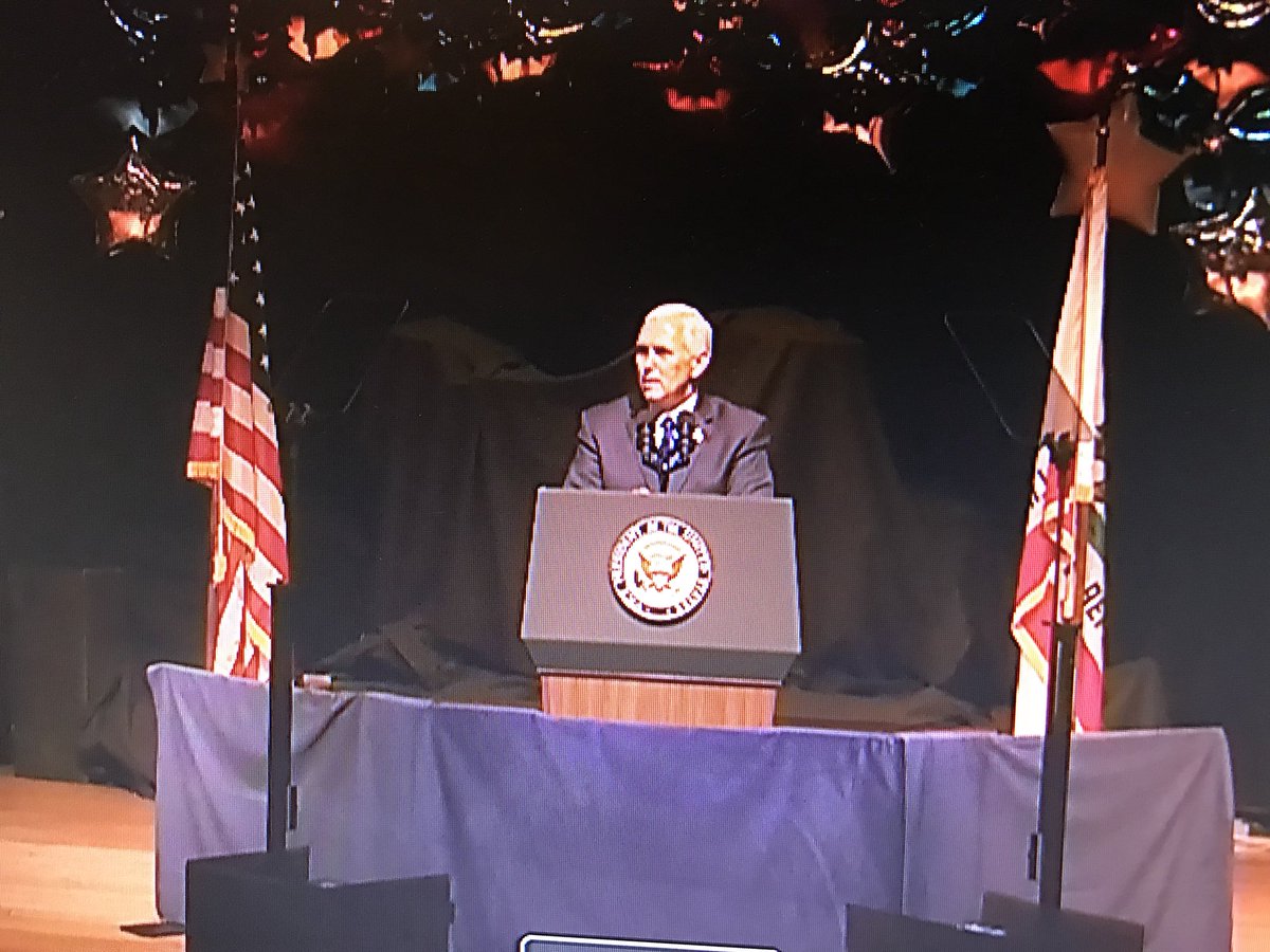 NicknNight05's tweet photo. Running sound 4 the Vice President of the United States. Can I put that on my resume? #crazyday #VP #soundguyproblems https://t.co/kB4CNBTSdV
