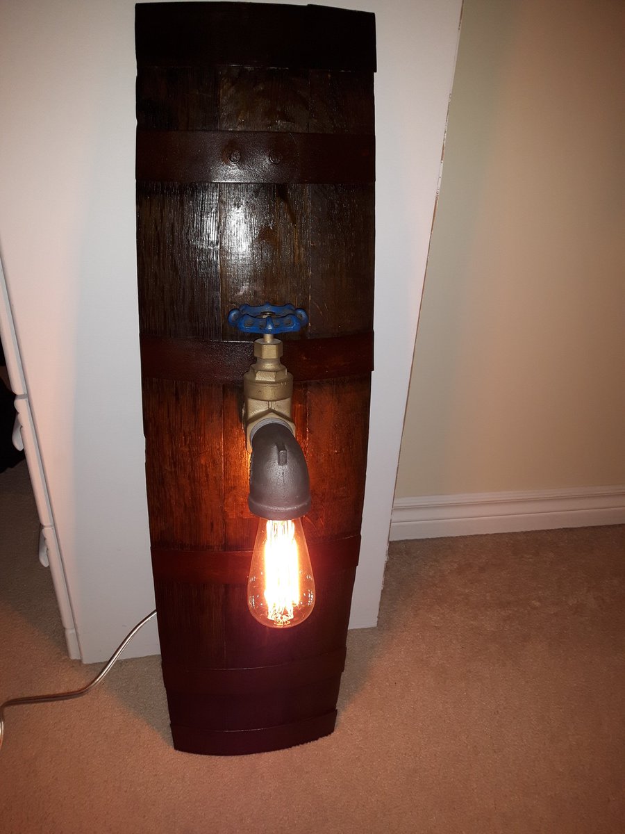 Sarah_Whitey's tweet photo. Started a new side adventure, Knotty Creations, check us out on Etsy! https://t.co/PVGEQmOC8P https://t.co/59YoXvpBHD