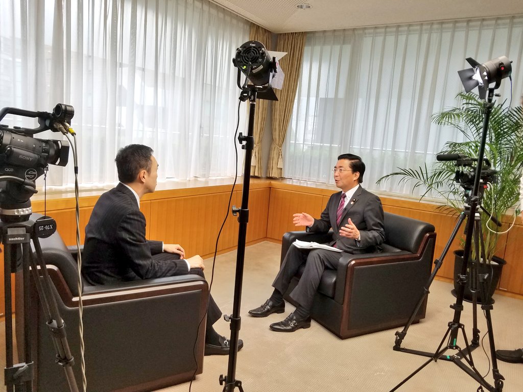 jcpyamashita's tweet photo. 党本部でテレビ朝日「羽鳥慎一のモーニングショー」の取材。原発政策について「ただちに『原発ゼロ』の政治決断をおこない、再稼働しないで、すべての原発で廃炉のプロセスに入る」と紹介すると「もう聞くことありません」。 https://t.co/SfrjR8c9TE