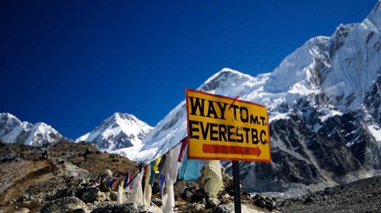 Martin will be taking on Everest base camp in aid of <a href="/CHSW/">Children's HospiceSW</a> #charity for more info and to donate please click here: m.virginmoneygiving.com/mt/uk.virginmo…