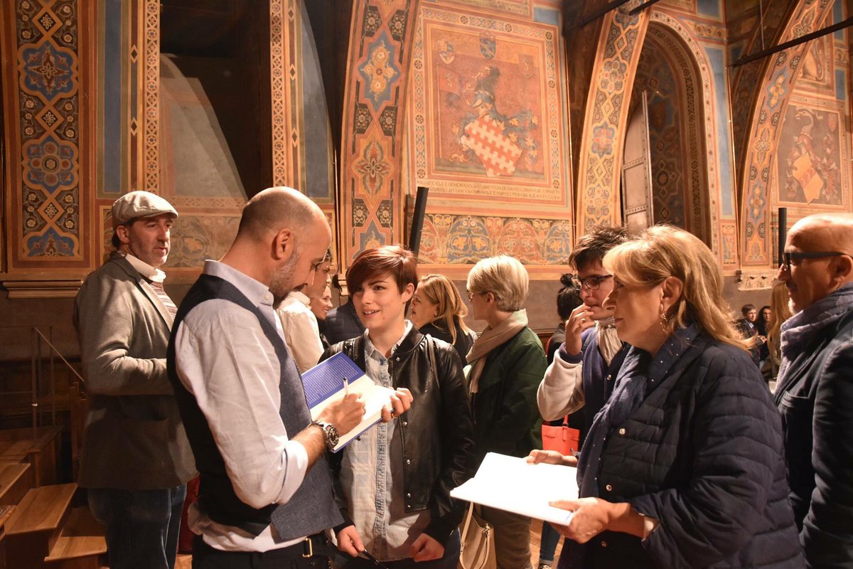 matteograndi's tweet image. La presentazione di #FarWeb a Perugia. Il colpo d&apos;occhio della sala è bellissimo.