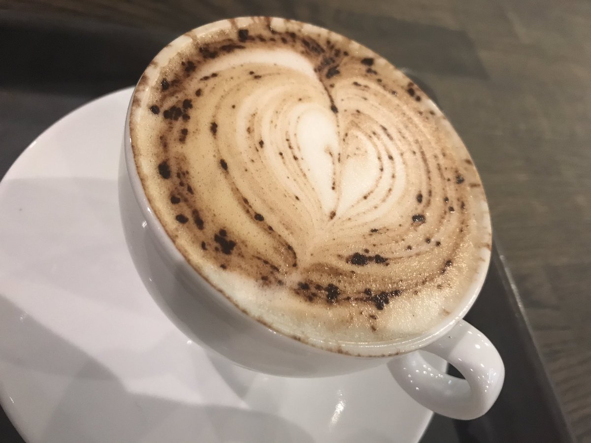 VincentBAPTISTE's tweet photo. Rien de tel qu'un #cappuccino préparé avec amour au #SuperWild chez @Elior_Group à la #TourEgée pour bien commencer ce mercredi ! ^^ https://t.co/NnE8PinBhA