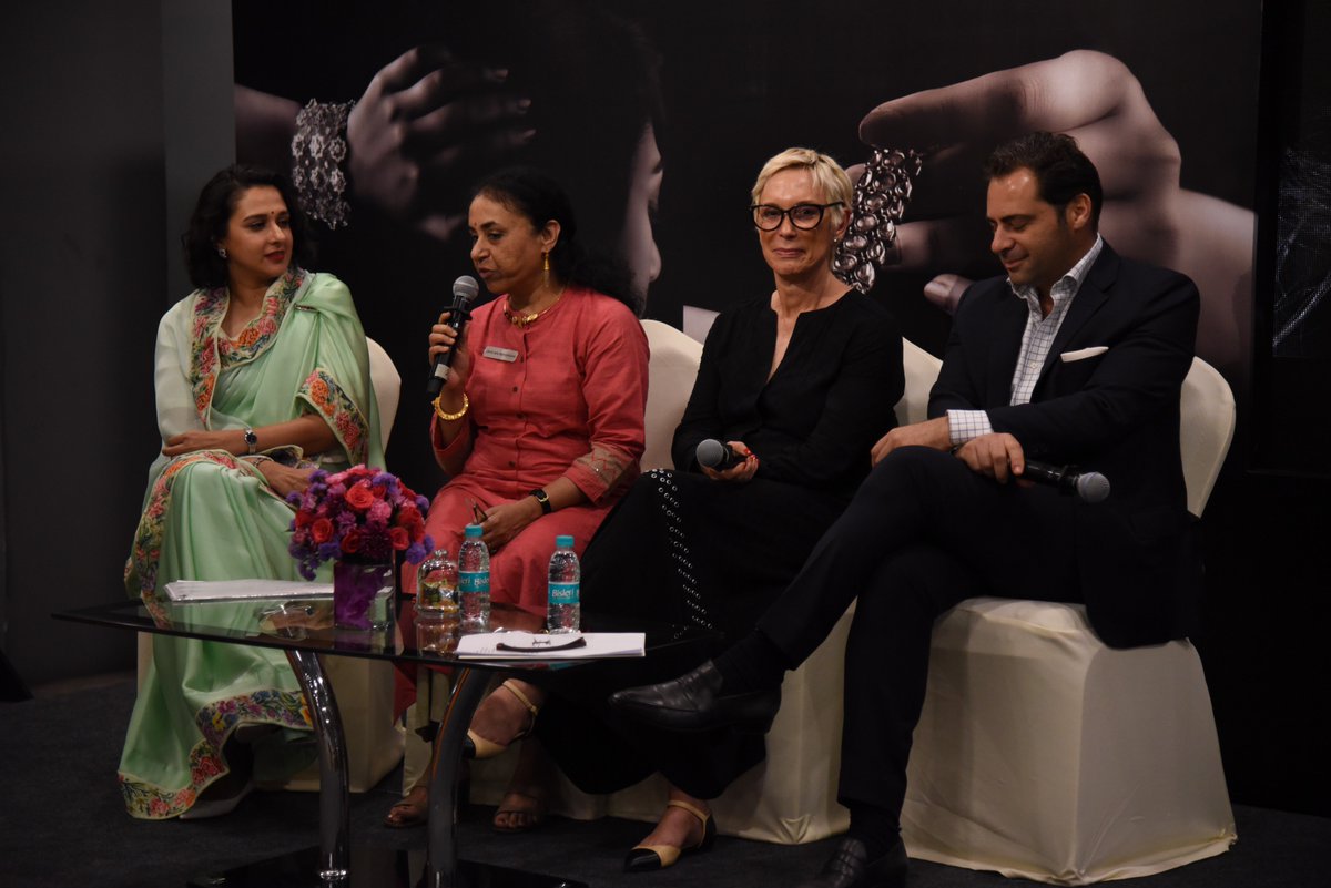 Saffronart's tweet photo. #TimelessJewels ended with an engaging session with Lisa Hubbard, FranΓ§ois Arpels and Maharani Radhikaraje. Brought to you by @ForevermarkIN https://t.co/Z6Mb0OgEzL