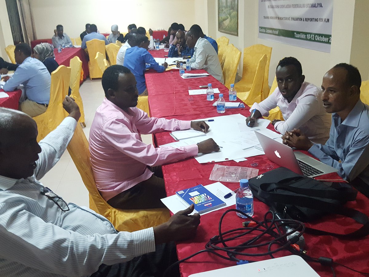 Arabow01's tweet image. 2nd day of M&E and reporting Training @MoPIED_Somalia starting #GroupWorking and #PracticalExercises 🙌🙌🙌 @JIMAALEAHMEDNUR @ADirshe