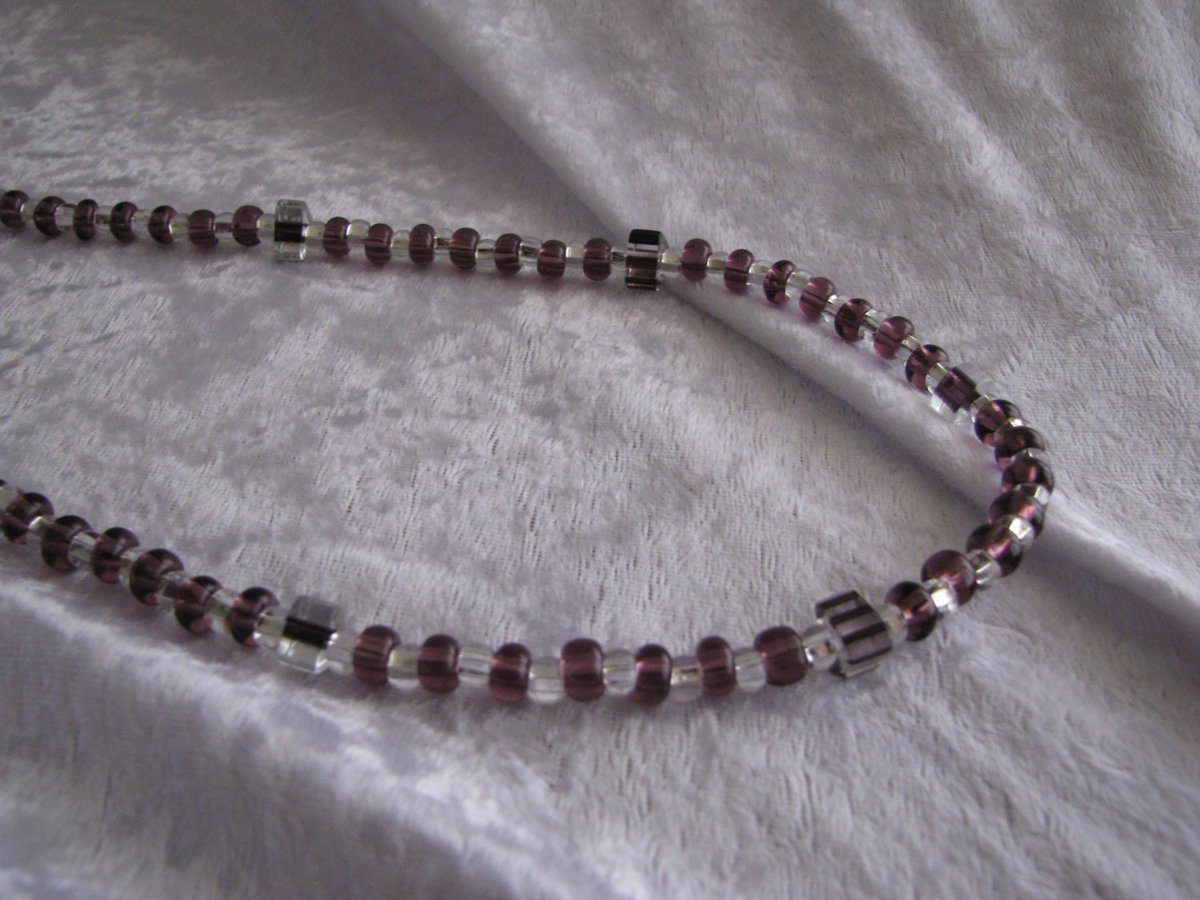 randomjewelry's tweet photo. Dark Purple and Clear Beaded Necklace https://t.co/b3P1aZ8Ey1 #RandomJewelry #handmade #Necklace https://t.co/nEqthR1Ds1