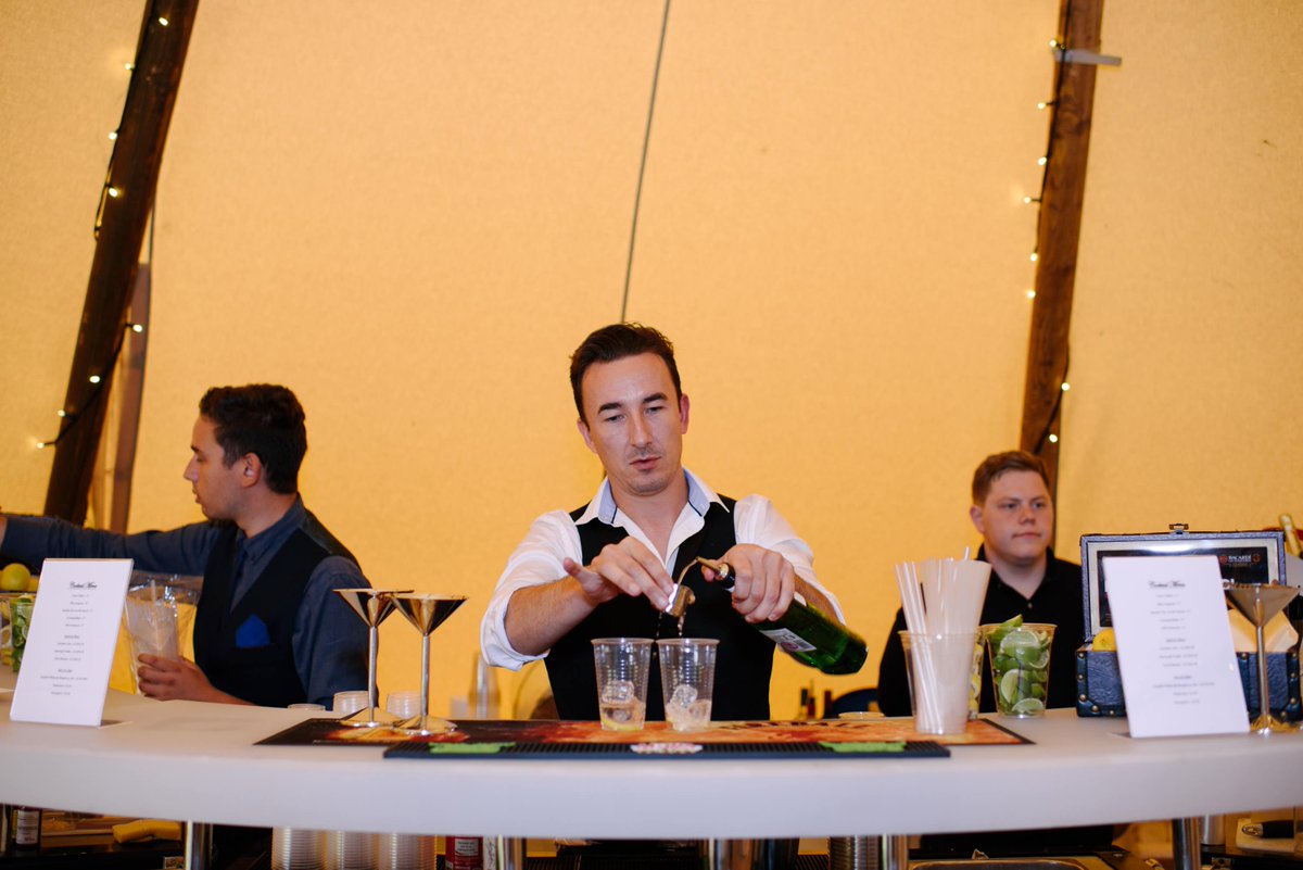 CreationsVapour's tweet photo. Had a fabulous time serving up cocktails at Laura &amp; Mike’s wedding. 

Photos: Andy Dane Photography https://t.co/w26CFFzVIW
