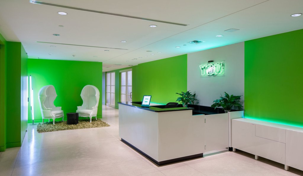 officesnapshots's tweet photo. Tour the offices of @YouNow in NYC - design by @HUXHUXdesign: https://t.co/vBR7nq8eXL https://t.co/tUrdlIAemc