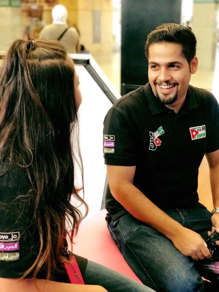 zainyouthjo's tweet photo. A smile is the curve that sets everything straight. #smile #friends #Jordan #Amman #Irbid #karak #zarqa #zain #zainers https://t.co/vpXrVq2Wj4