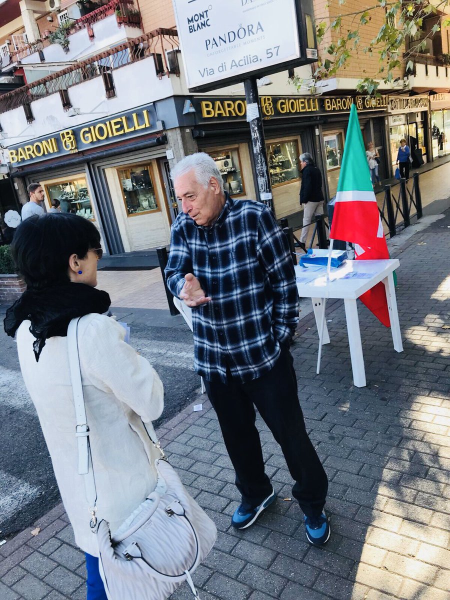 masi_marcri's tweet photo. Questa mattina per #forzaitalia presenti ad Acilia #adessonoi #masi @ForzaItalia_RM @ClubFI_Ostia @forza_italia https://t.co/cPgHcH0bBE